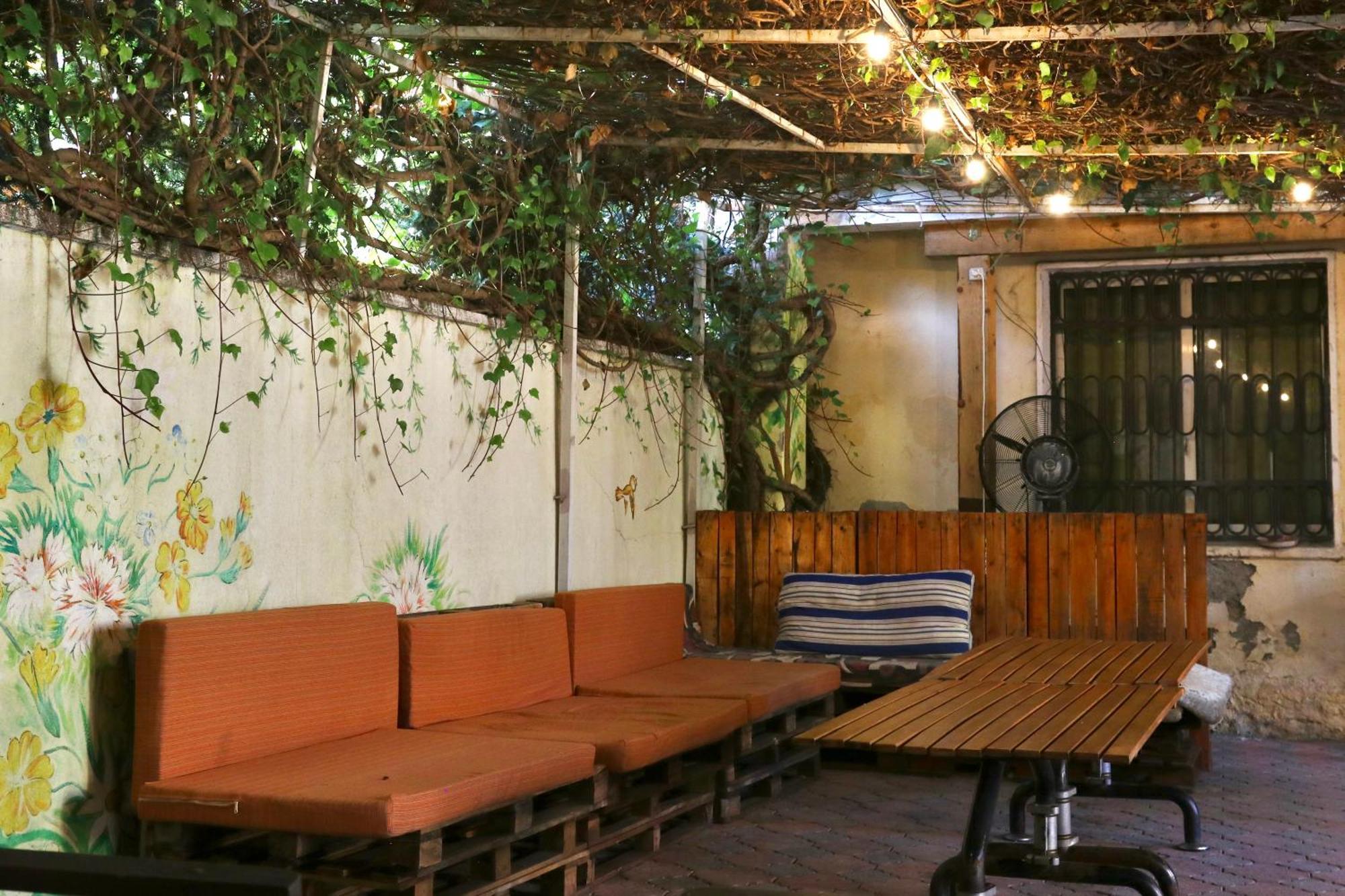 The Galley Party Hostel Shkoder Exterior photo